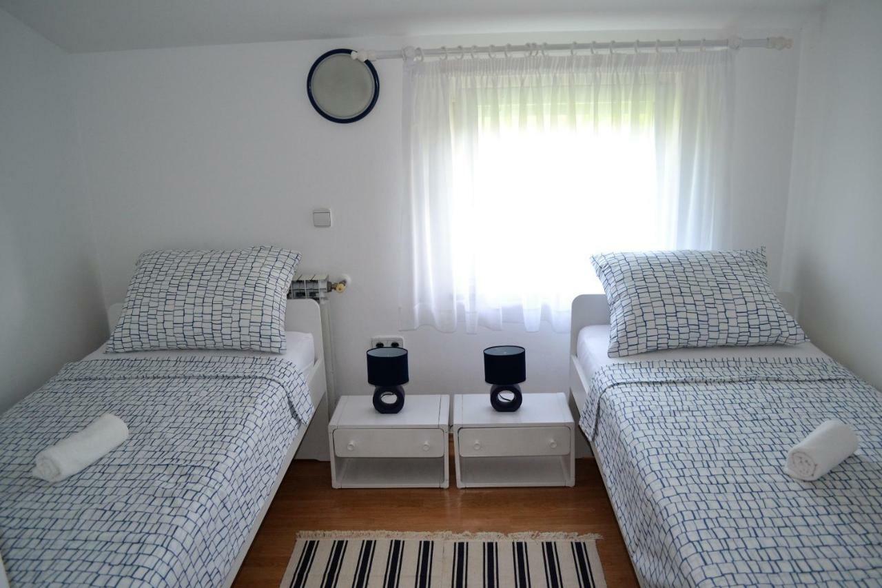 Apartments Marko Porec Bagian luar foto