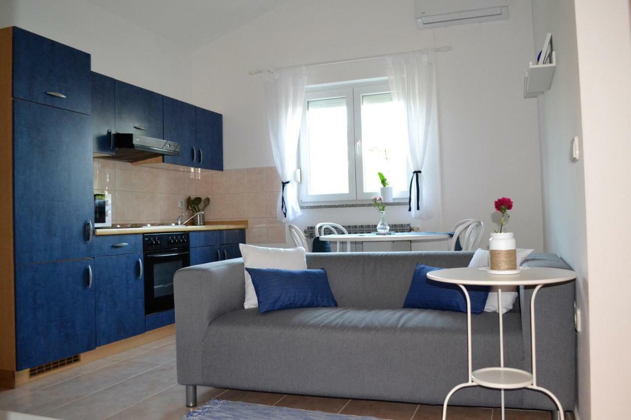 Apartments Marko Porec Bagian luar foto